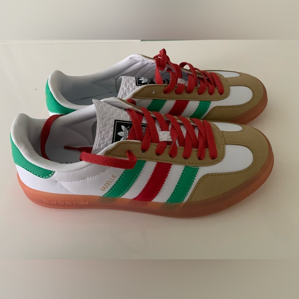 GAZELLE Gucci/Adidas Green, red and white  Sneakers men’s 7.5 women’s 8.5/9